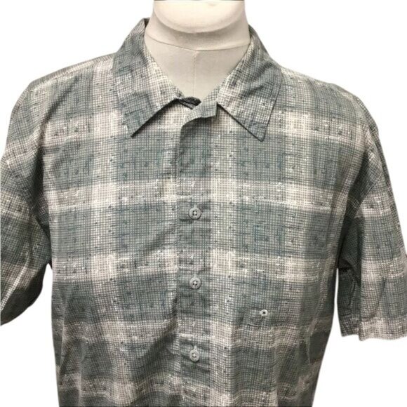 Columbia Mens Performance Fishing Gear Short Sleeve Button Down Shirt, size S - Picture 3 of 8